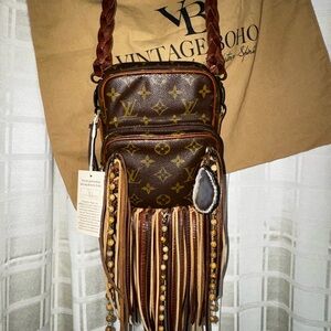 Authentic Vintage Boho Louis Vuitton Amazone Crossbody Leather Fringe Sidekick